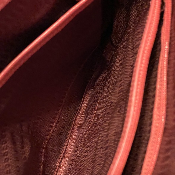 Metro City Crossbody Bag - Picture 3 of 7